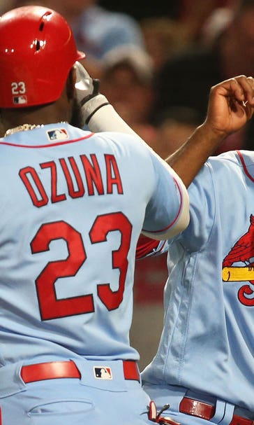 Offense clicks, Wainwright cruises in Cardinals' 10-1 win over Pirates